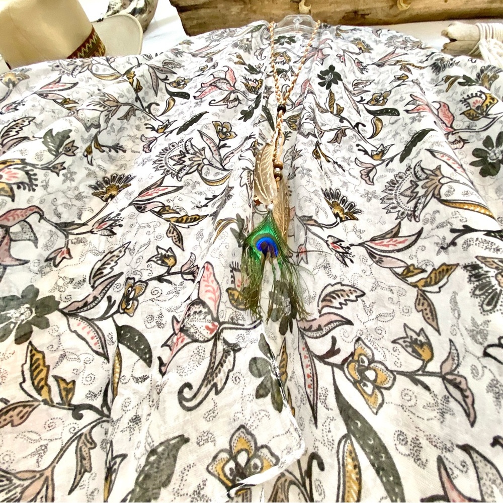 Airy & flowy sweet boho Cape w paisley / hippy/prairie/cottage core vibe